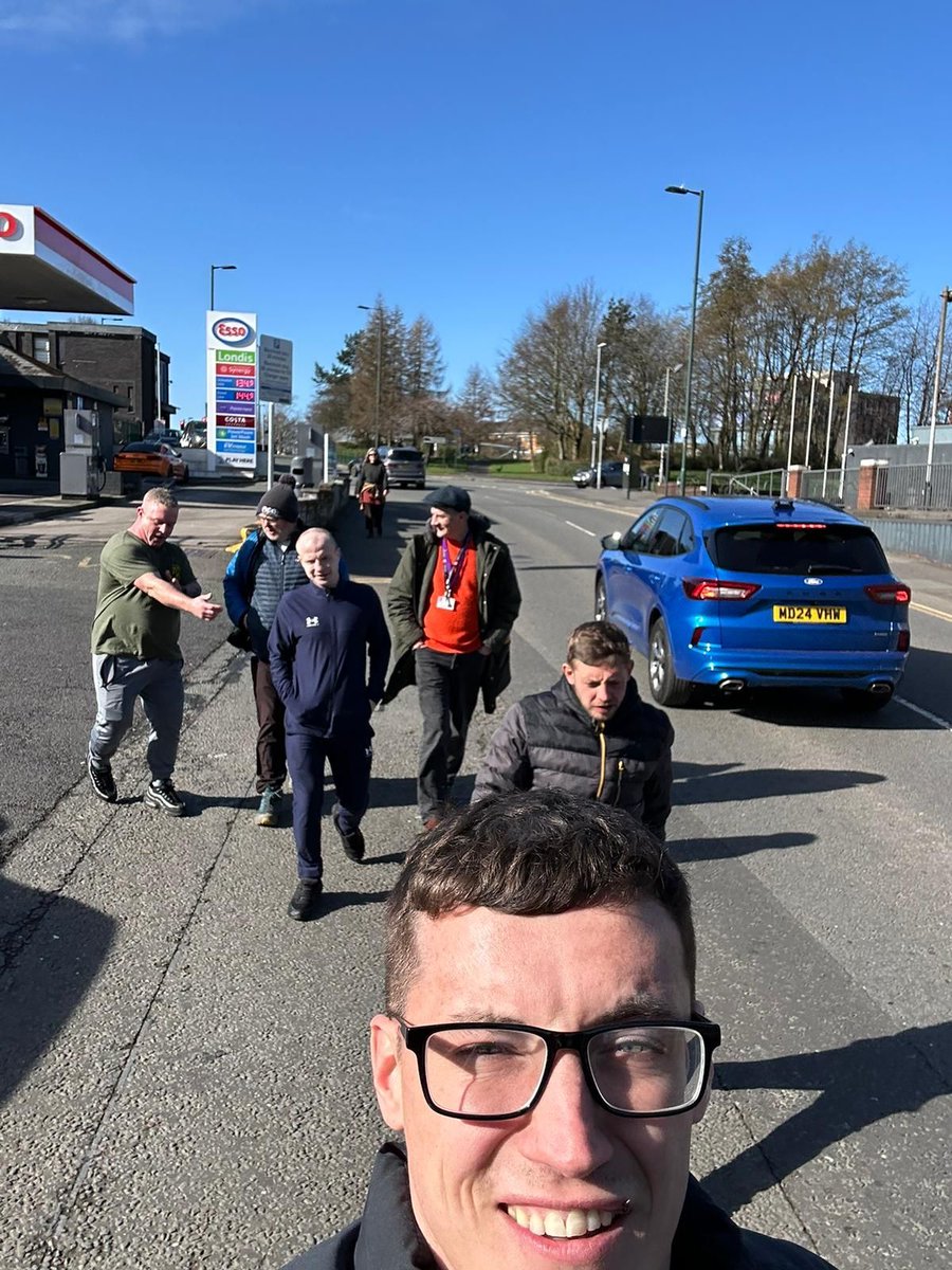 RRR_LUF's tweet image. Sunny Steps 🌼🚶‍♀️  

Project Free have been out in the sunshine for a wellbeing walk in Oldham, with plenty of laughs, chats, and friendships forming along the way.

#Connection #Wellbeing #RedRoseRecovery