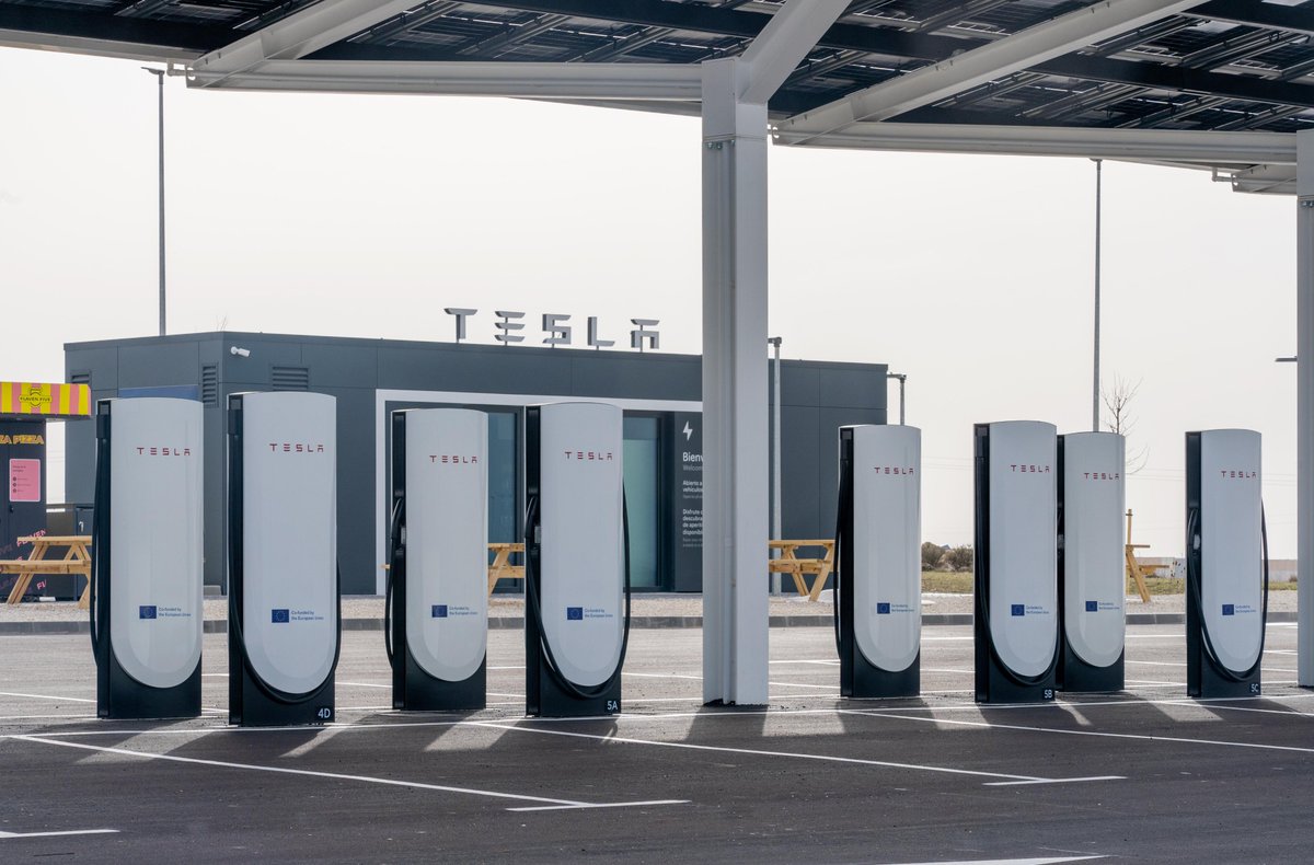 Spain's 1000th Supercharger stall - is now open 🇪🇸

Villagonzalo Pedernales, Spain (20 stalls) 
tesla.com/en_eu/findus?l…
