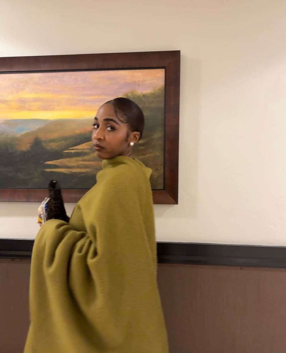 Daily Ayo Edebiri tweet media