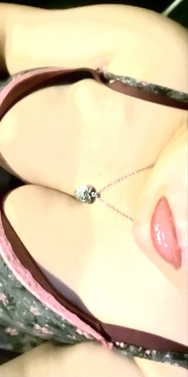 lovedove06's tweet photo. hi loves!!:3 i’m new to #nsfwtwt

𑣲 20, she/her (🇲🇽+✡️!) (im half mexican half white/jewish :D)

𑣲 bisexual sub, male pref :p

𑣲 faceless, im mainly here to post horny thoughts i’m a perv sorry

𑣲 dms open! also open minded to a lot of kinks, just a virgin lol
#intropost https://t.co/ofXPnui3uX