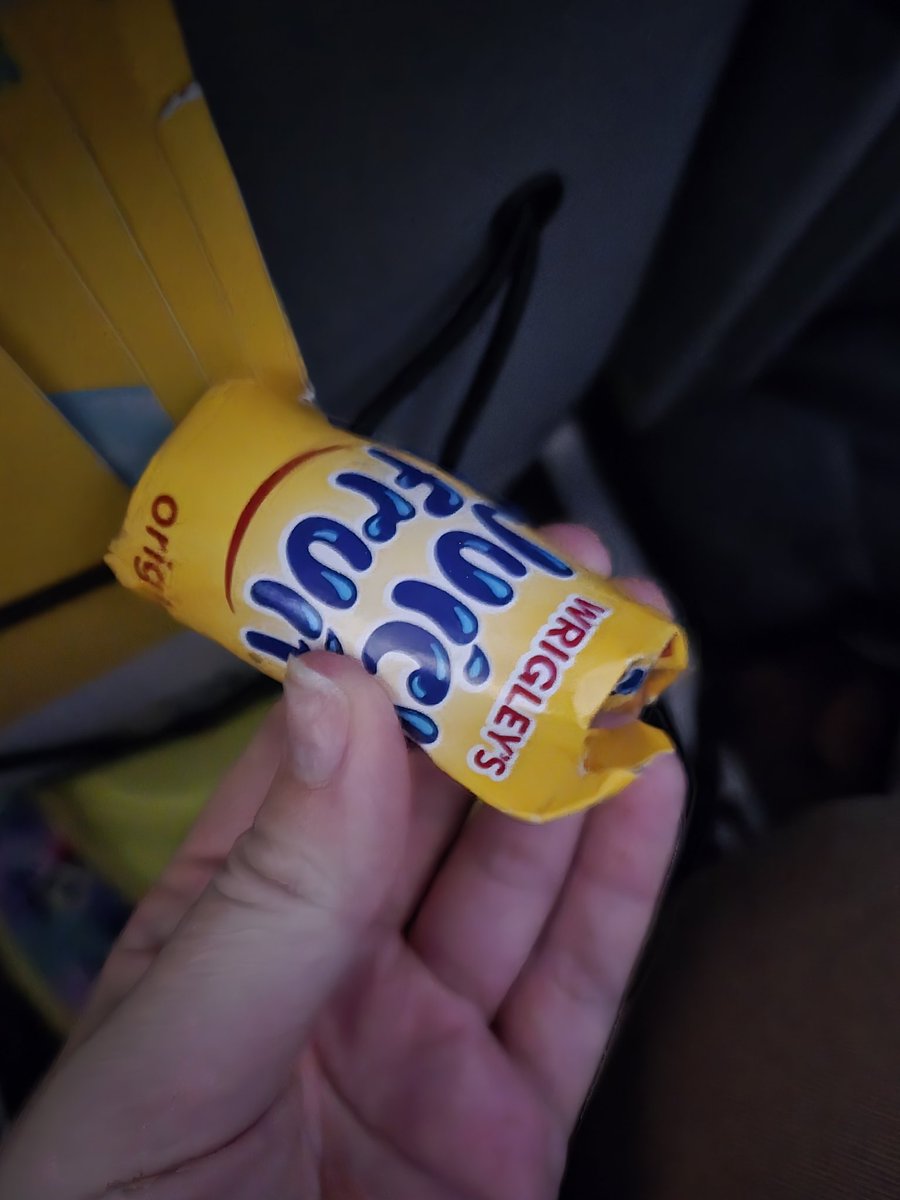 TayBro34's tweet photo. It wouldn't be a spirit air experience without free used gum with my seat. @SpiritAirlines 
I would suggest gum remover for your cleaning crew. https://t.co/JKj8CvGrEn