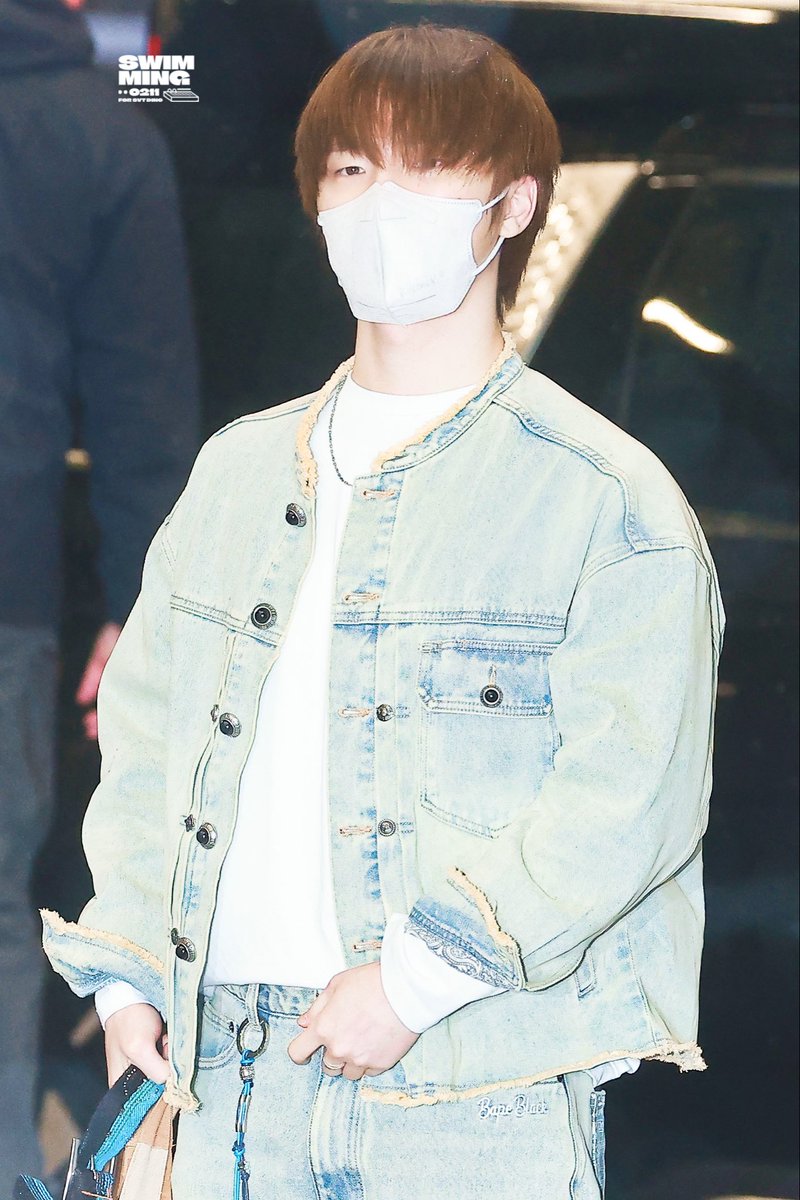 SWIMMING🦦 tweet media