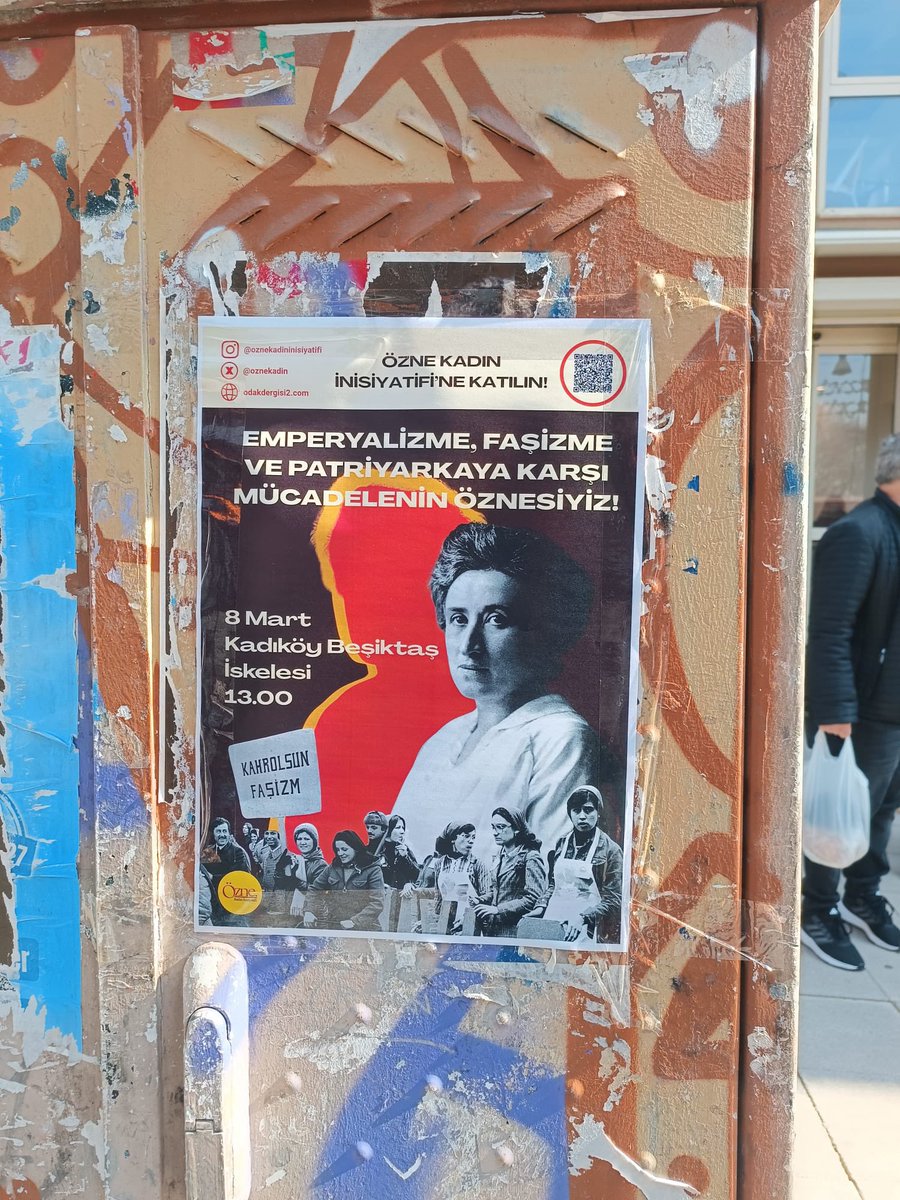 oznekadin's tweet photo. 📍Şişli- Kadıköy

Şişli ve Kadıköy'de Özne Kadın İnisiyatifi olarak 8 Mart afişlerimizi astık.

Emperyalizme, faşizme patriyarkaya karşı mücadelenin öznesiyiz!

Yaşasın sosyalist kadın mücadelemiz! https://t.co/y2kzGScScG