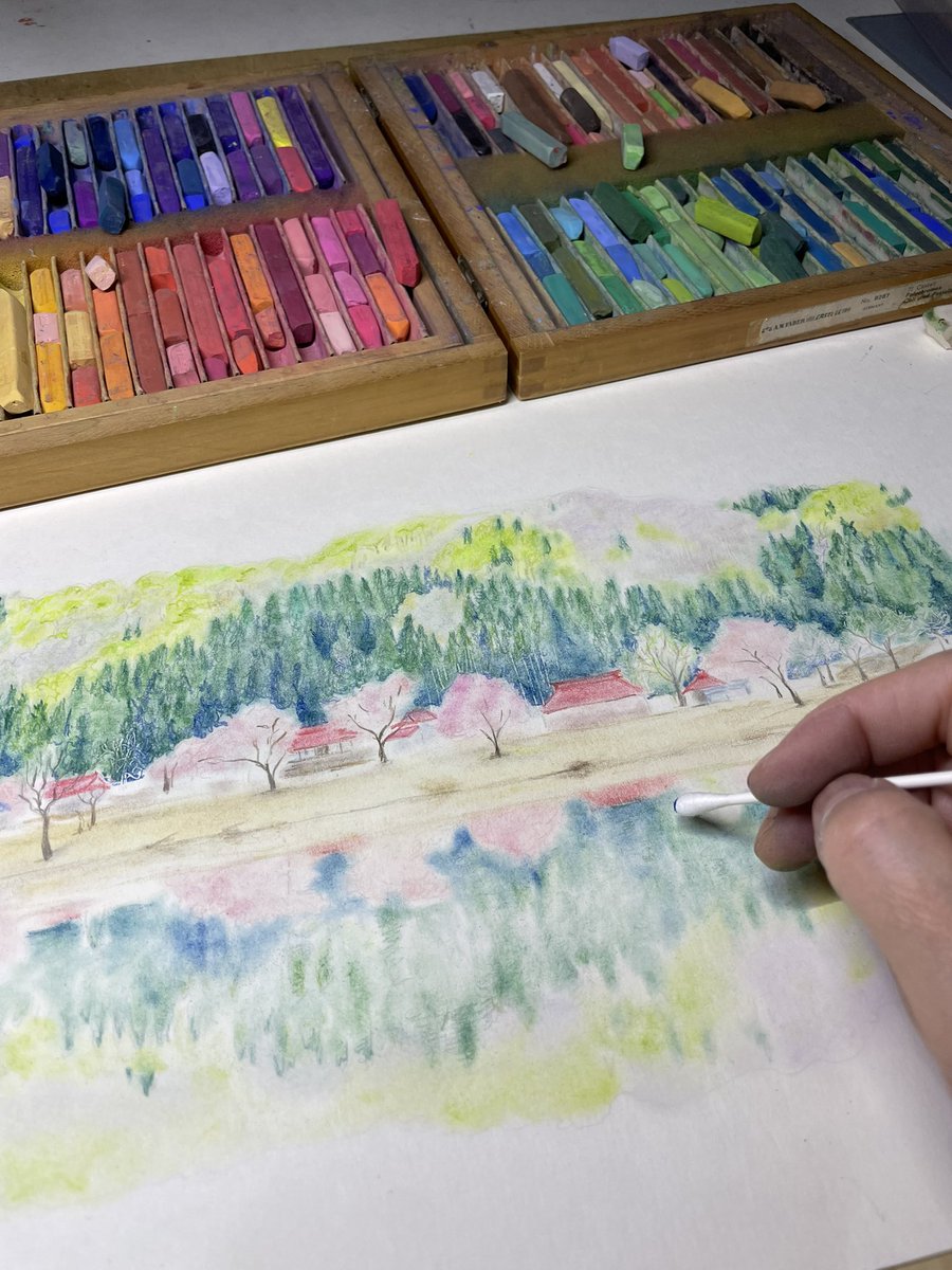 25年前にいただいて ずっと使っている パステル。 手を汚して描くのは