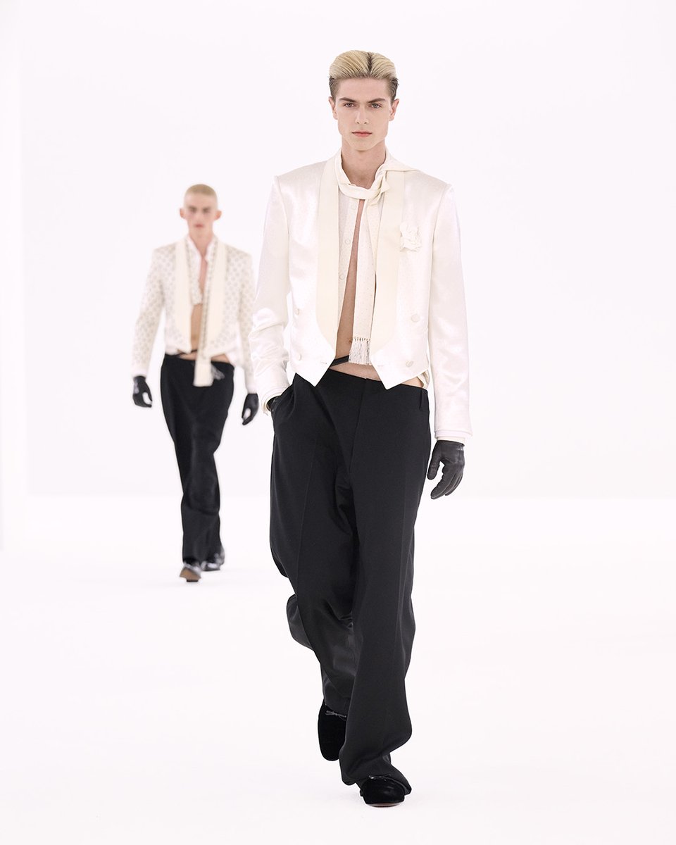 TOM FORD tweet media