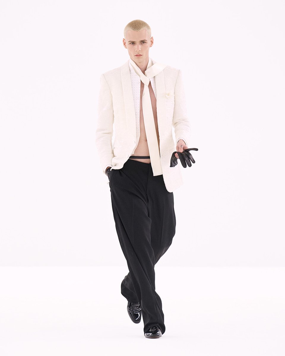 TOM FORD tweet media