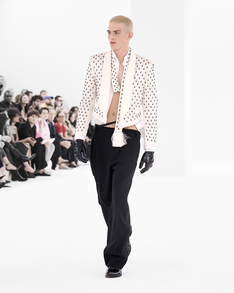 TOM FORD tweet media