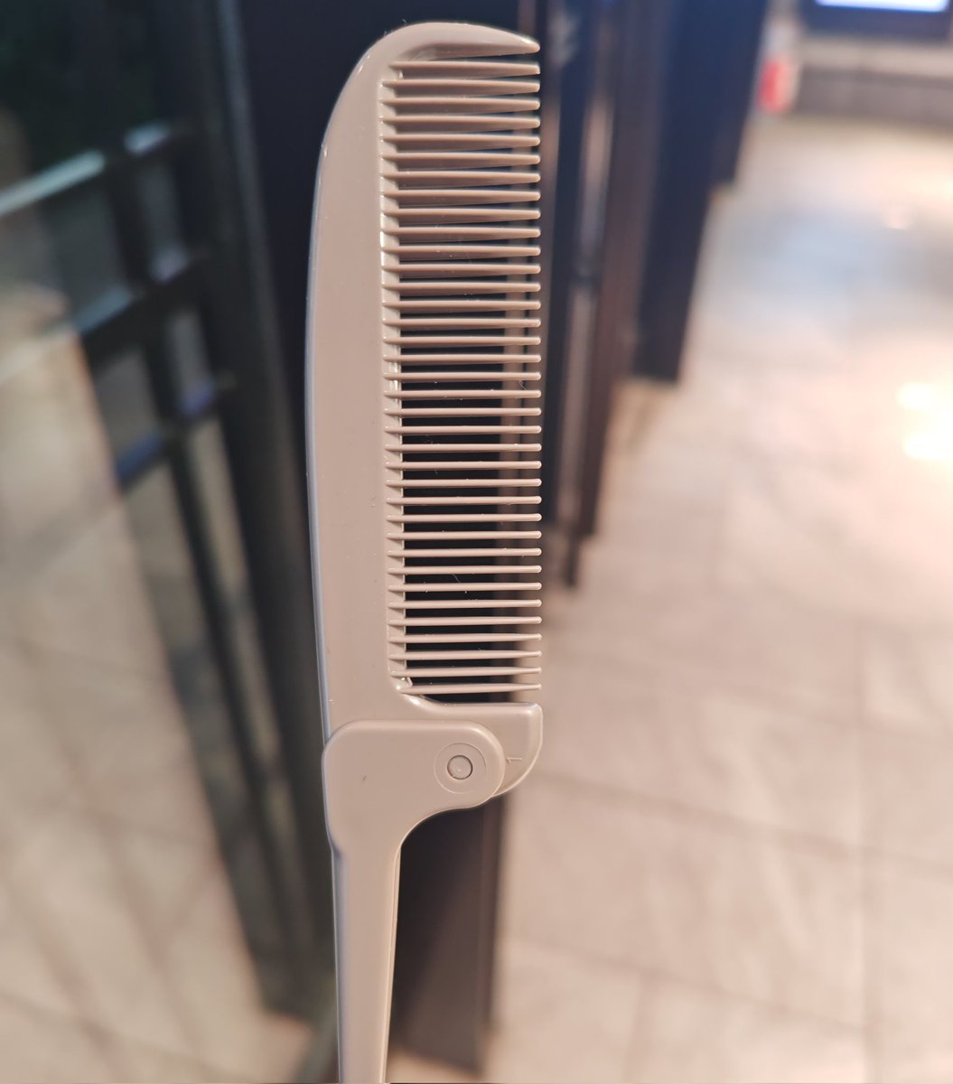 Sisir kembaran sama Freya🤍