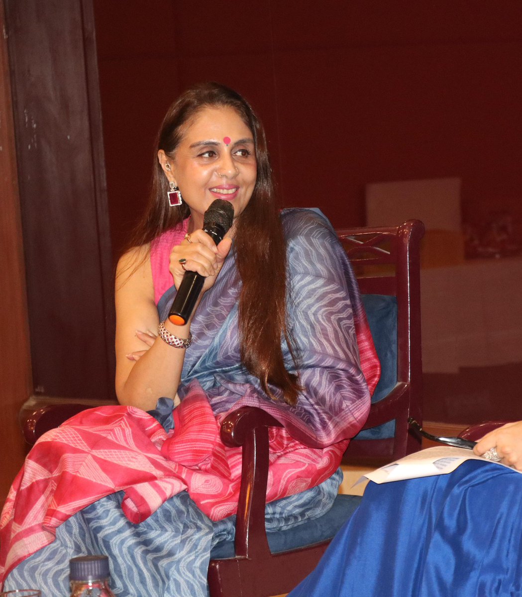 FoundationPK's tweet photo. At #TheWriteCircle in Dehradun with author Shalini Modi, the audience was welcomed by Pooja Marwah, Ehsaas woman of Dehradun; she also delivered the vote of thanks. The guest author was felicitated by Suman Marwah with terracotta artefacts.

The session was hosted by Prabha Khaitan Foundation in association with the Ehsaas women of Dehradun, and Hindi print media partner Dainik Jagran.

@Shalinimodi1272 @PoojaMKhanna @PoojaPMarwah @JagranNews @write_circle #Dehradun