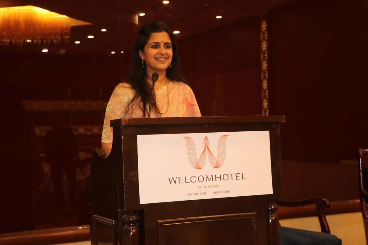 FoundationPK's tweet photo. At #TheWriteCircle in Dehradun with author Shalini Modi, the audience was welcomed by Pooja Marwah, Ehsaas woman of Dehradun; she also delivered the vote of thanks. The guest author was felicitated by Suman Marwah with terracotta artefacts.

The session was hosted by Prabha Khaitan Foundation in association with the Ehsaas women of Dehradun, and Hindi print media partner Dainik Jagran.

@Shalinimodi1272 @PoojaMKhanna @PoojaPMarwah @JagranNews @write_circle #Dehradun