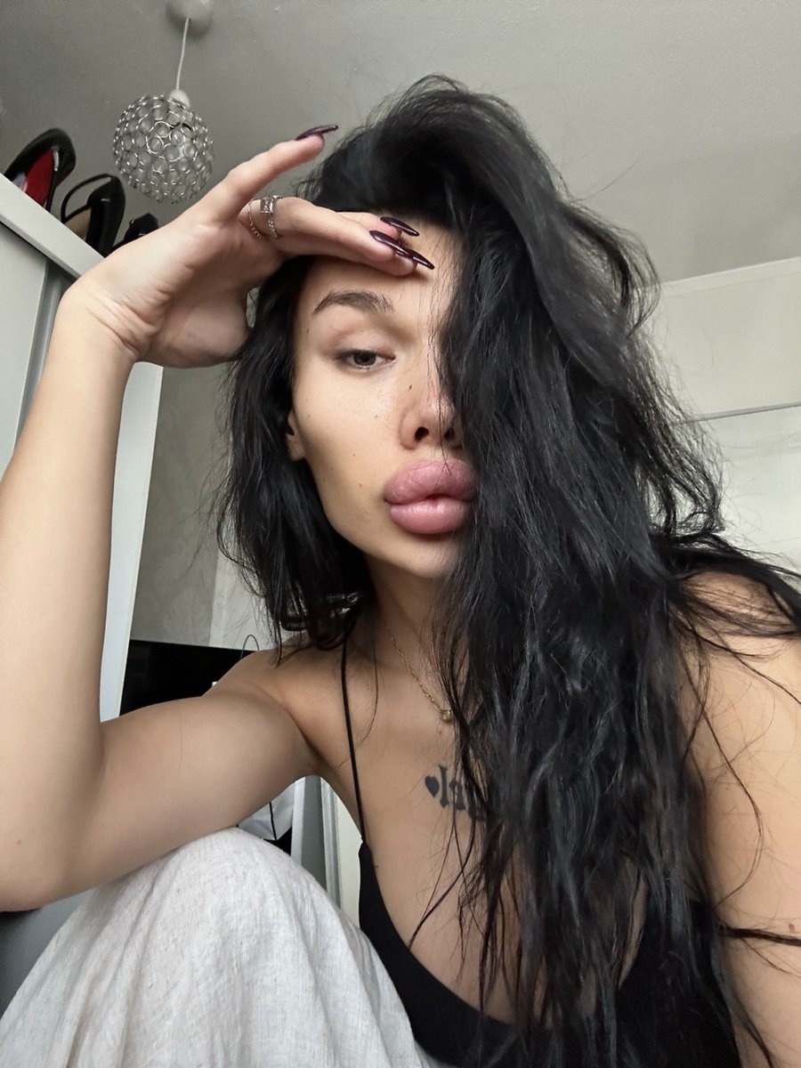 Freakyprinces33's tweet photo. #bimbo #bimbofication #sugarbabby #doll https://t.co/WvesudWAdE