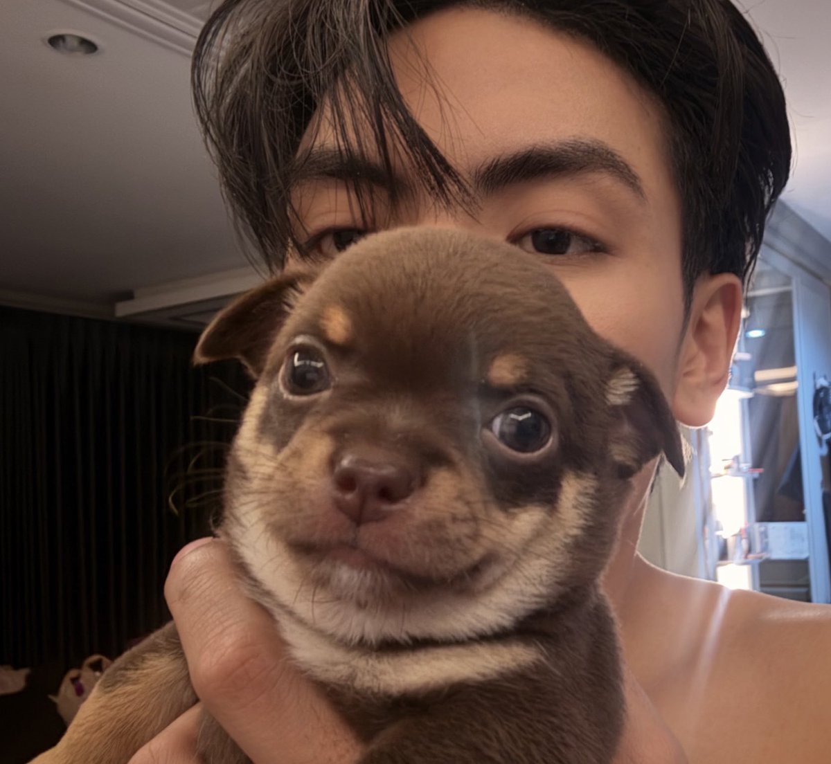 วันนี้มางานรับปริญญาน้องสาวเพื่อน เพื่อนๆน้องเจอผมครั้งแรก ประโยคแรกที่น้องเค้าพูดกับผมคือ :

- พี่จุง หมาพี่น่าอมมากค่ะ