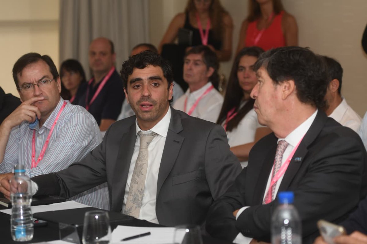 NatalioMema's tweet photo. Infraestructura, logística y conectividad para que Mendoza produzca más y compita mejor.
En la Mesa de Logística del Foro de Inversiones y Negocios presentamos un plan concreto: rutas estratégicas, expansión del Metrotranvía, Tren de Cercanías del Este y obras de agua, saneamiento y energía para integrar los oasis productivos y conectar Mendoza con los grandes corredores regionales.
Además, presentamos Mendoza Inteligencia Territorial, la infraestructura de datos geolocalizados de la provincia que integra información logística, de servicios, territorial, ambiental y productiva de acceso público. Una herramienta clave para planificar mejor, dar previsibilidad y facilitar la llegada de inversiones.
Más infraestructura, más información y más gestión para generar empleo y potenciar el desarrollo de toda Mendoza
#Vendimia2026 #Mendoza