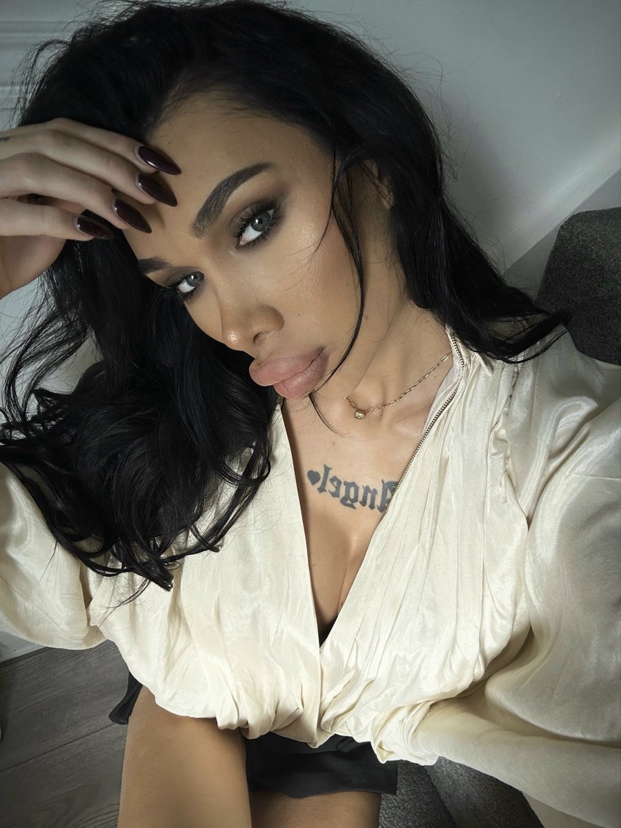 Freakyprinces33's tweet photo. #Doll #dolls #ts #Makeup #sugardaddy #bimbo https://t.co/6km6Y8GN27