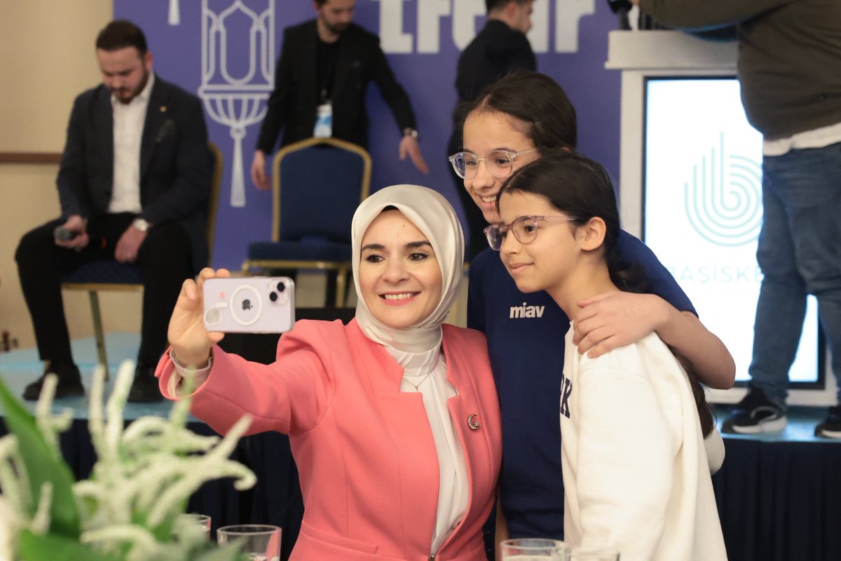 Mahinur Özdemir Göktaş tweet media
