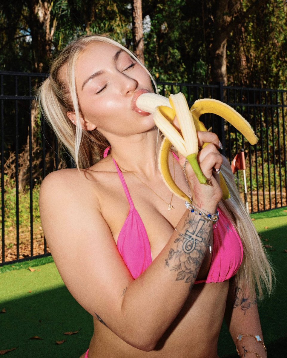 therealbrittfit tweet media