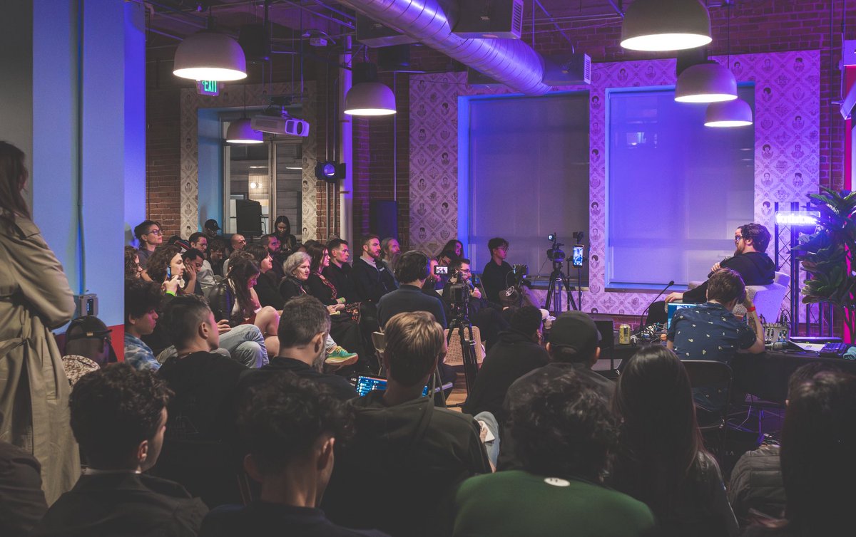 frontiertower's tweet photo. E/acc vs D/acc.
Great conversation last night at the Tower with @VitalikButerin and @beffjezos exploring where these visions for the future overlap - and where they diverge.
Who’s up next? 💜 https://t.co/iNoDlL5Kwh