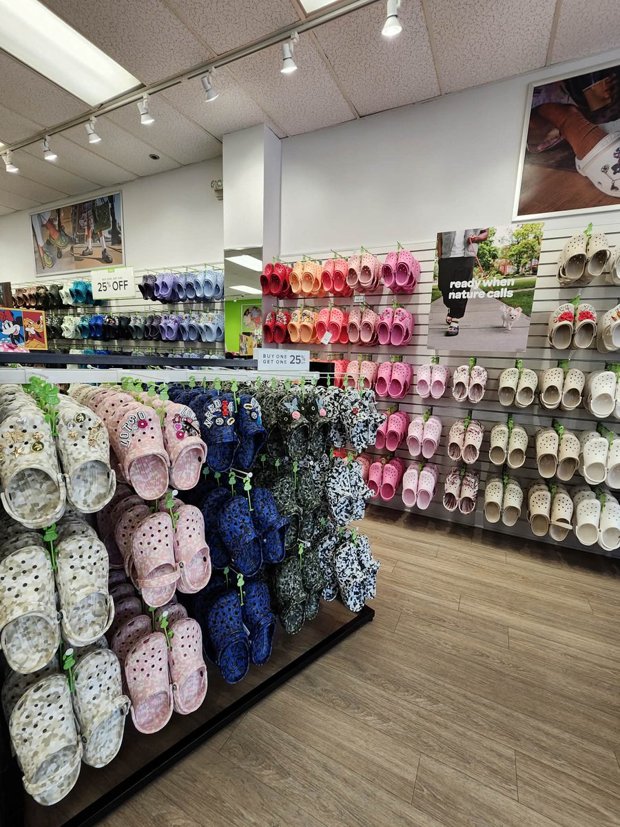 LBVFS's tweet image. #CrocsStyle Crocs at the Lake Buena Vista Factory Stores. Buy 2, get 2 FREE (clearance footwear). It’s the perfect chance to treat yourself (and maybe someone else).😉Exclusions apply. Sale is subject to change. #ShopNow #style #shoes #crocs
