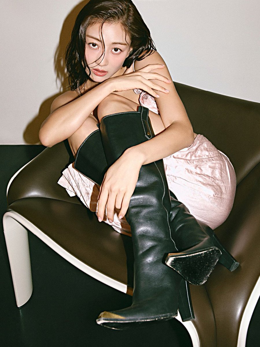 Kr_Pics's tweet photo. Jihyo ♡ TWICE
// Singles Magazine August 2025 // https://t.co/G0raNsosKC