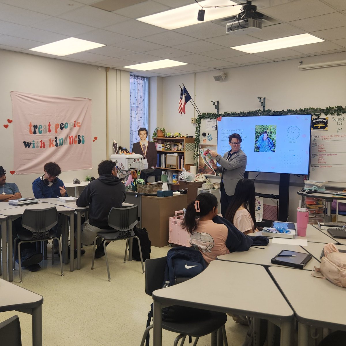 Nimitz Library tweet media