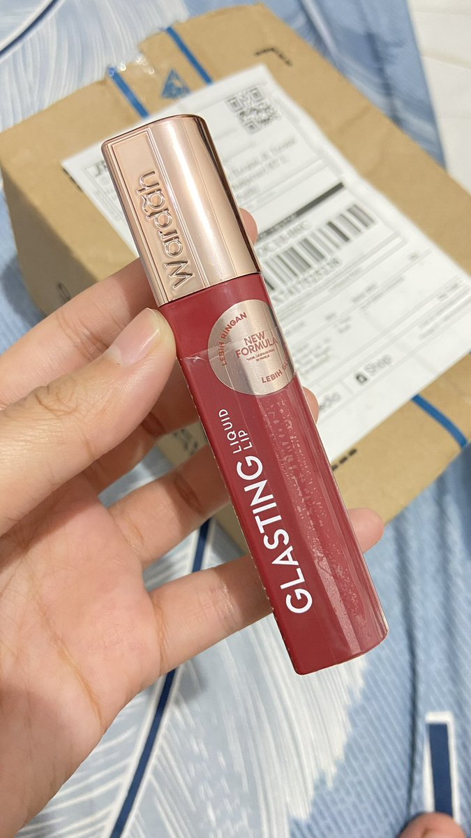 ppiwawr's tweet photo. wts Wardah Glasting Shade 11 Petal Blush 50rb aja bisa oyen , baru banget paket dateng langsung swatch 1x aja kurang cocok di bibir akuu, bener” masih full baru buka #zonauang️ #wtb https://t.co/lreoEW02Tj