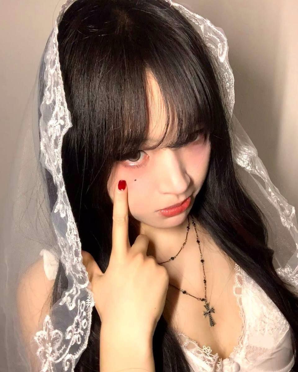 4097Xi's tweet photo. #曝光 #黑料 #反差 #母狗 高颜值小萝莉粉嫩的奶子被男朋友疯狂输出，淫荡小母狗 https://t.co/UR8Ie2tVzH