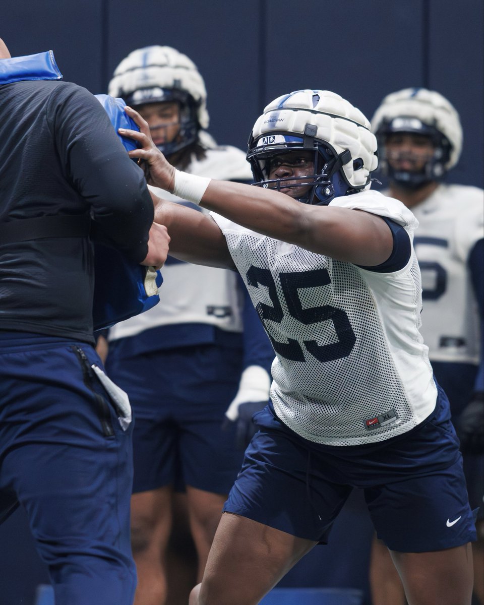 UConn Football tweet media