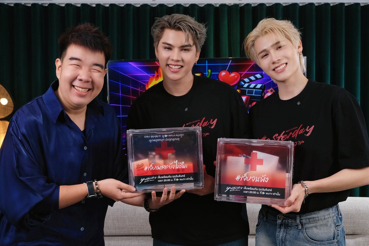 📌กลับมาแล้วใน ✨️ ฐานะพิธีกรน้องใหม่ รายการ #แซ่บจิ้นฟินเวอร์ เปิดประเดิมแขกรับเชิญคู่แรก "ฟอร์ด - พีท" ไม่เจอกัน 3 - 4 ปี ยังน่ารักเหมือนเดิม 💕 youtube.com/live/UqJssU2sC… 
#YesterdayPressTour
#Yesterdayรอยรักวันวาน
#fortpeat 
#fortfts 
#peatwasu 
#YesterdayTheSeries