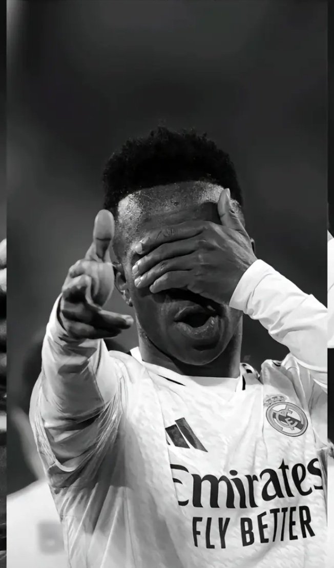 Oli220Negrin's tweet photo. Que jugadores como Vinicius, o rodrygo se les siga diciendo que son buenos por rendir bien una temporada de hace 3 años, me hace darme cuenta que H!tler no estaba tan equivocado. https://t.co/2cn78mEyG7