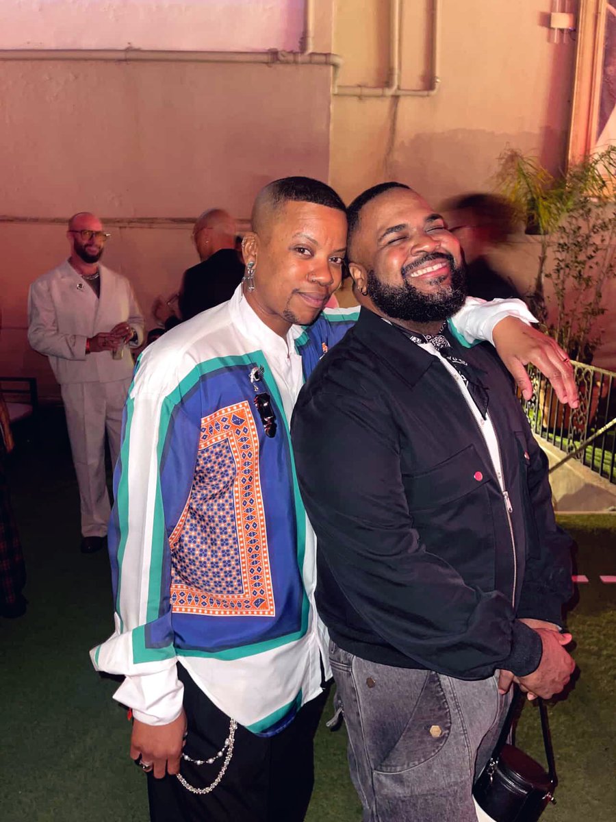 UglyAnalog tweet media