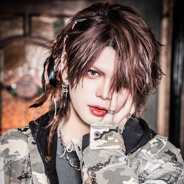 vistlipofficial's tweet photo. 【MEDIA】

2026年4月9日発売『With ROCK～vol.026～』に
智[ @vistlip_no_tomo ] ソロインタビュー 表紙巻頭掲載！

<詳細>
https://t.co/qk8ibv5LEM

<先行予約受付>
～2025年3月16日 23:59
https://t.co/KYm4wNO64O

#vistlip https://t.co/POAG3kgiTt