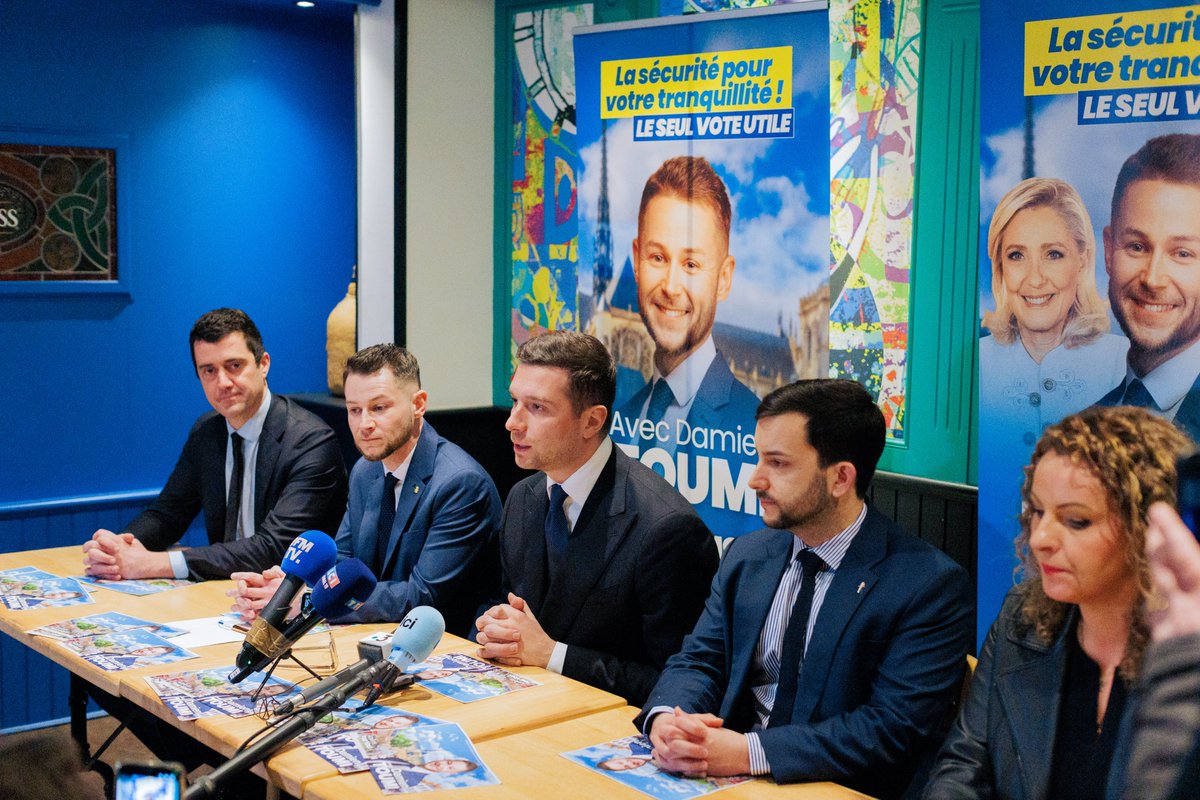J_Bardella's tweet photo. Le bilan du maire sortant d'#Amiens est son boulet, notamment en matière d'insécurité. 

Notre tête de liste @DamienToumi fera de la sécurité une priorité absolue, avec le recrutement de 50 agents, la constitution de patrouilles de nuit et de patrouilles dans les transports, la création d’une brigade canine promise depuis 2014 par la majorité sortante mais jamais mise en œuvre.

Les Amiénoises et les Amiénois ont le droit de vivre en paix ! #Municipales2026
