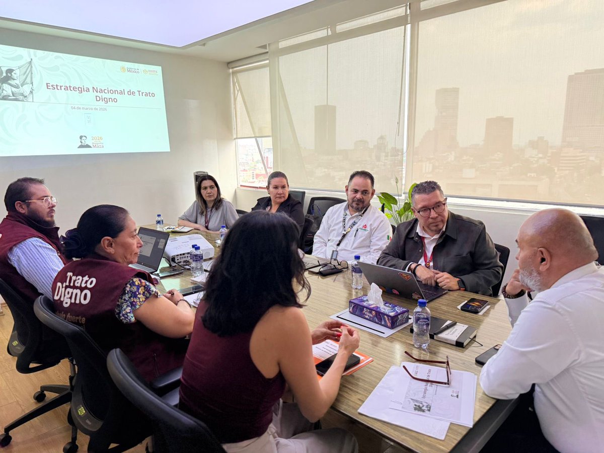 Se llevó a cabo una reunión de coordinación con representantes de <a href="/Pemex/">Petróleos Mexicanos</a> para fortalecer la Estrategia Nacional de Trato Digno.
El respeto, la empatía y la cercanía son esenciales para brindar un servicio de calidad a todas y todos.
Seguimos impulsando una nueva visión de la