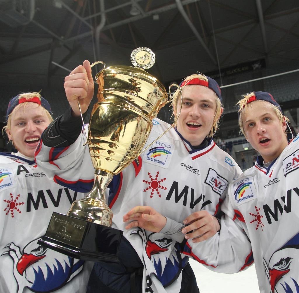 x - lissa tweet media