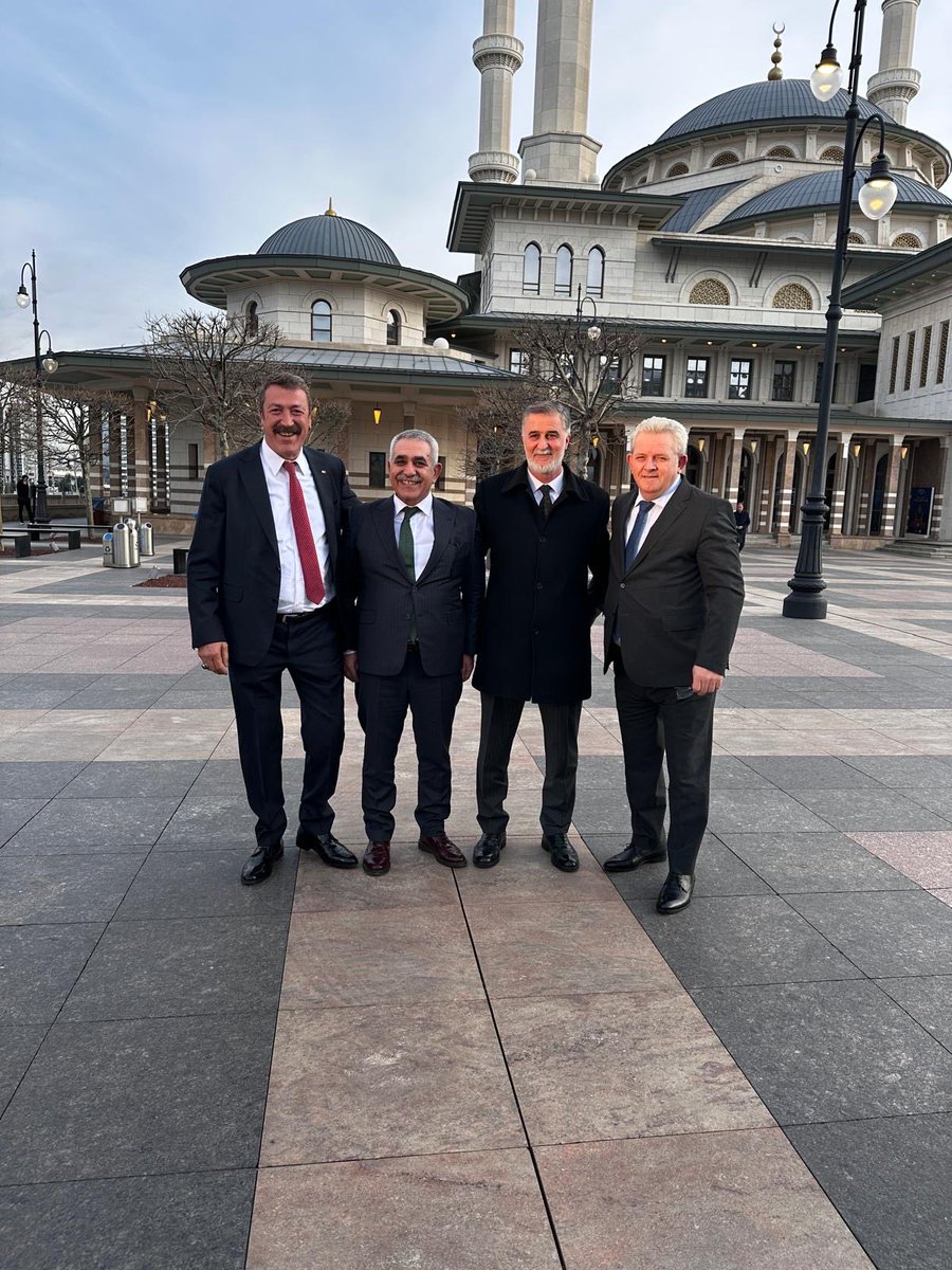 AnkaraOho's tweet photo. T.C Ticaret Bakanlığı tarafından düzenlenen ve Cumhurbaşkanımız Sn @RTErdogan’ın teşrifleriyle Külliye’de düzenlenen Esnaf ve Sanatkarlar İftar Programına katıldık.
İftar programına nazik davetleri için Ticaret Bakanımız Sn @omerbolatTR ve ESK Genel Müdürümüze teşekkür ederiz. https://t.co/tjUxiAj4Po