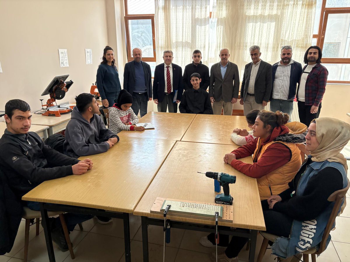 KilisMem's tweet photo. 📍 Vatan Özel Eğitim Uygulama Okulu
📍 Ekrem Çetin Özel Eğitim Meslek Okulu

👥 İl Millî Eğitim Şube Müdürlerimiz Sayın Cumhur Çelik ve Sayın Mustafa Kurtulmuş, okullarımızı ziyaret ederek okul yöneticileri, öğretmenlerimiz ve öğrencilerimizle bir araya geldiler. https://t.co/mqfgYHvRwD