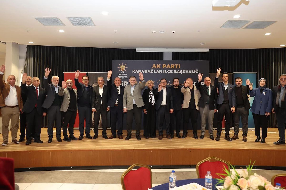 ak_karabaglar's tweet photo. AK Parti Karabağlar İlçe Teşkilatımızın düzenlemiş olduğu Vefa İftarı programımızı; İl Başkanımız Sn. @Bilalsaygili , İlçe Başkanım��z Sn. @hseyinuzun12 , İl Gençlik Kolları Başkanımız Sn. @mehmeticelli35 ,önceki dönem İlçe Başkanlarımız,kıymetli teşkilat mensuplarımız ve teşkilatımıza emek vermiş değerli dava ve yol arkadaşlarımızın katılımlarıyla gerçekleştirdik.

Birlik ve beraberliğimizi pekiştirdiğimiz bu anlamlı akşamda, teşkilatımıza yıllar boyunca emek vermiş kıymetli dava arkadaşlarımızla aynı sofrayı paylaşmanın mutluluğunu yaşadık.

Davetimize icabet ederek bizleri onurlandıran Milliyetçi Hareket Partisi Karabağlar İlçe Başkanı Sn. @LatifAlaboga ’ya, Büyük Birlik Partisi Karabağlar İlçe Başkanı Sn. Ömer Zicin’e ve AK Parti Karabağlar teşkilatımızın kuruluşundan bugüne kadar emeği geçen tüm dava ve yol arkadaşlarımıza teşekkür ediyoruz.

Ramazan ayının rahmet, bereket ve kardeşlik ikliminin birlik ve beraberliğimizi daha da güçlendirmesini temenni ediyor; tuttuğumuz oruçların ve yapılan ibadetlerin kabul olmasını diliyoruz.

@eyupkadirinan 
@acarfaruka 
@abuyukgumus 
@adnangunnar 
@SafaNarli