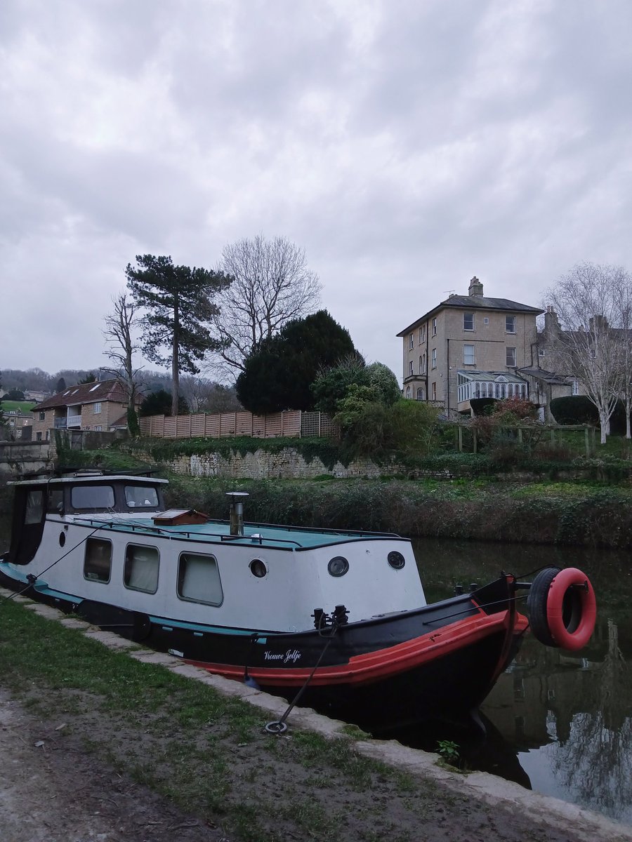 clairywairy88's tweet photo. An enchanting walk, this afternoon, appreciating the beauty of the #NarrowBoats along the #AvonAndKennetCanal at #Widcombe #Bath #Somerset #ThursdayWalk x π©΅ππ©· https://t.co/xi8SSUcdxy