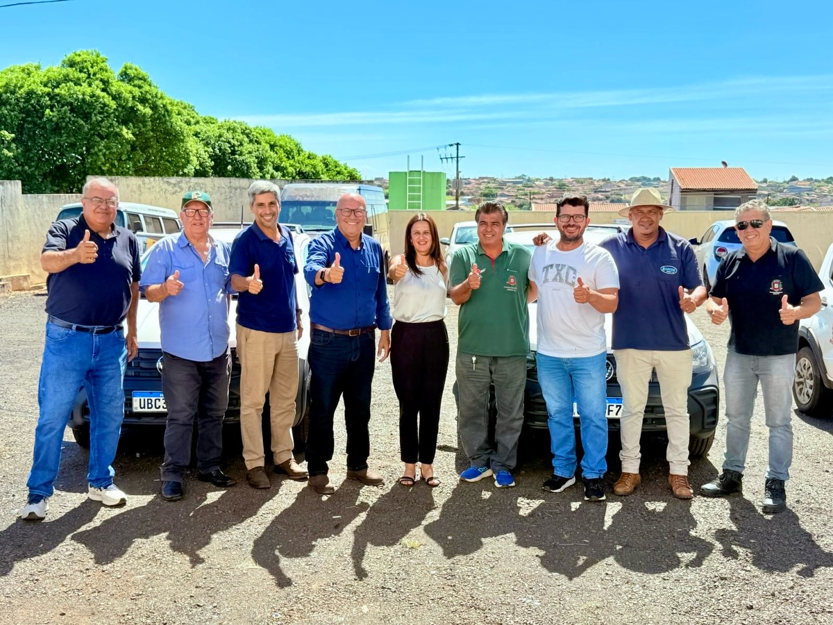 Mais investimentos para Andirá 🚗
Entregamos novos veículos que reforçam o atendimento à população e fortalecem o trabalho da prefeitura.