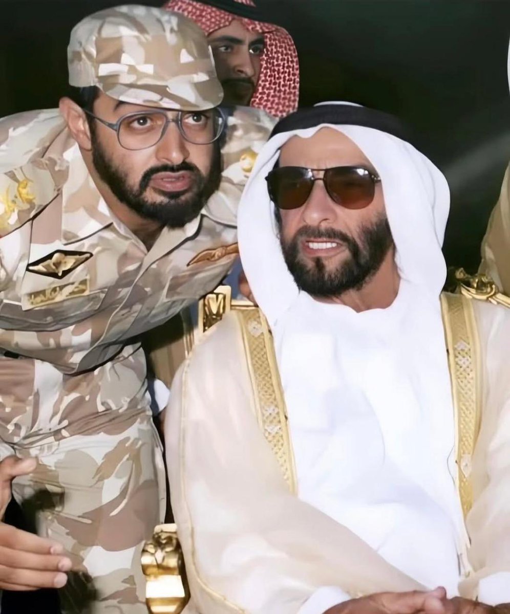 <a href="/ABZayed/">عبدالله بن زايد</a> -
أحنا عيال الشيخ زايد ف اللقا
و أحنا  نقود المعركه برجالها

واحنا عيال العود بوخالد سند
أن  قال  كلمه   يابها    بأفعالها

تبقى إمارات الوفاء نبض الشعوب 
ذخر الأمم  وأمجادها  و   آمالها

شعر محمد سعيد المحرمي