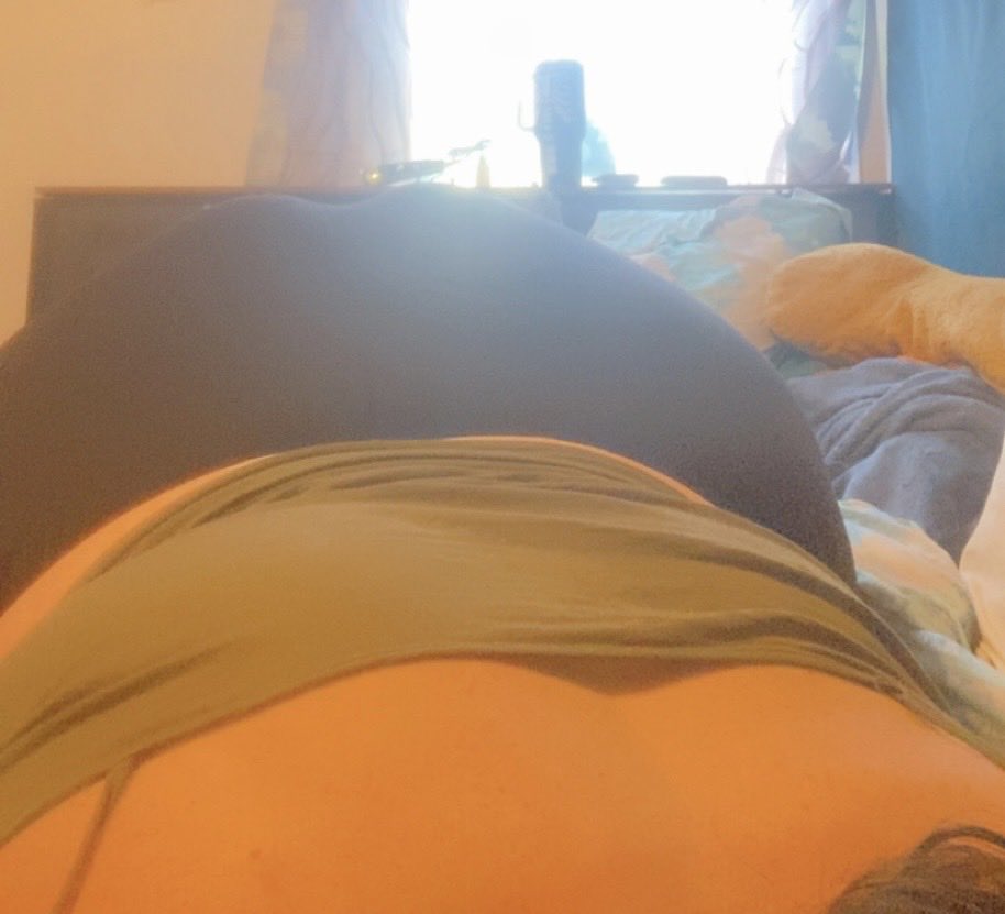 pleasinpuddin's tweet photo. Bent over and behaving… or maybe not 👀🍑
#BBW #SSBBW #CurvyGirl #ThickThighs #BootyView #Teasing #PlusSizeBeauty #SpicyContent https://t.co/RdRr5e1rcs