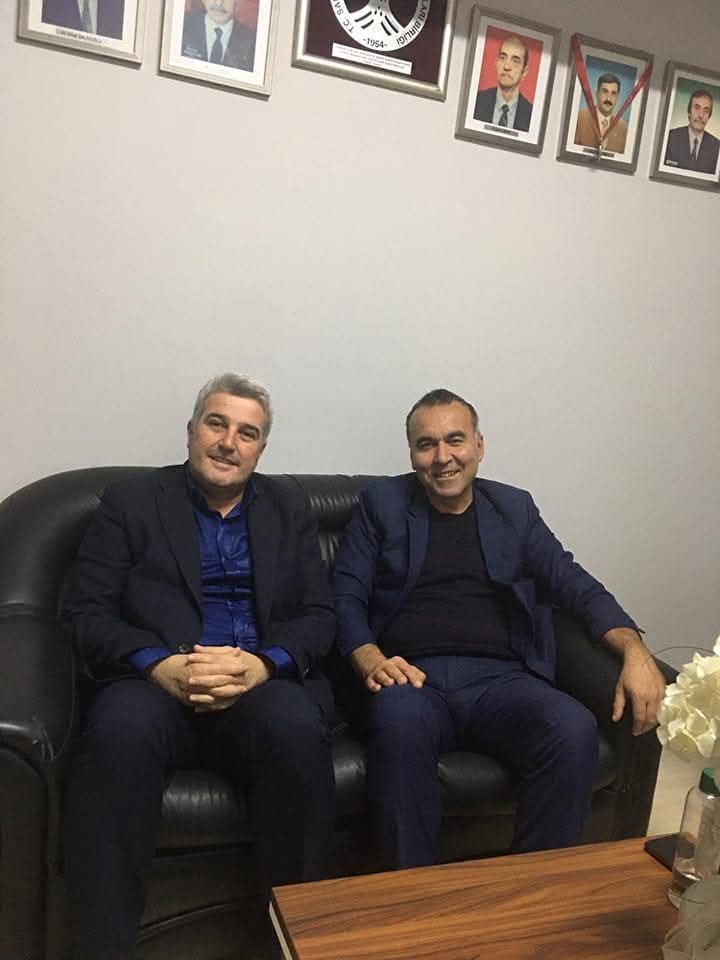 Kitap Kırtasiye Büfe Gazete Bayileri Tekel Maddeleri Satıcıları Kantinciler Esnaf Odası Genel Kurulu'nda yeniden başkanlığa seçilen Sn Erdal Koç’u tebrik ediyorum. 

Hayırlı olsun. 

#MuratÜNAL
#SakaryayıÇokSeviyoruz