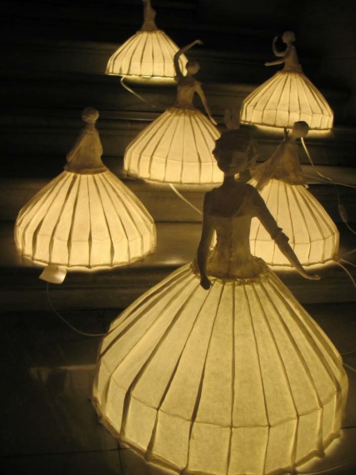 Farolillos para esta noche.

Artesanías de Sophie Mouton-Perrat &amp; Frédéric Groibrunet.
