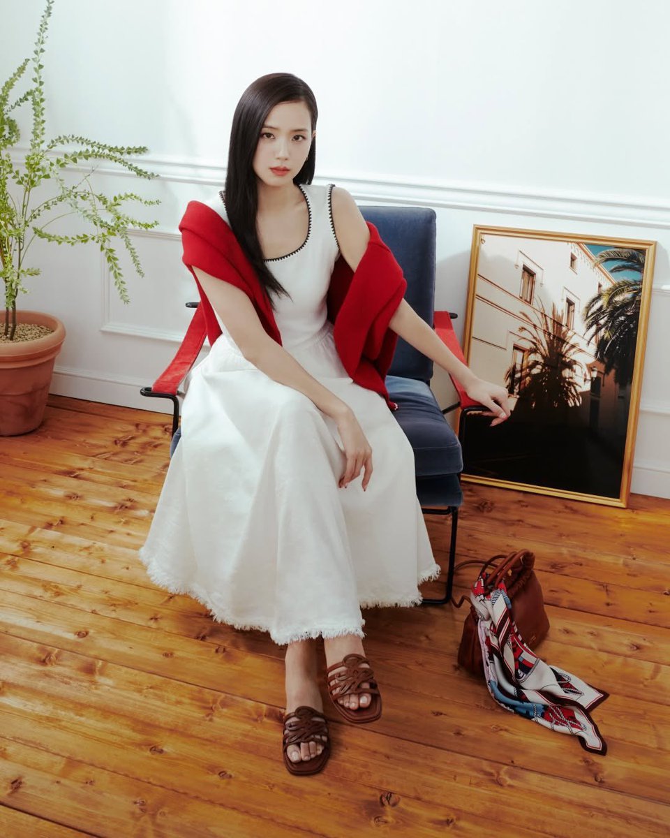 Jisoo ☆ tweet media