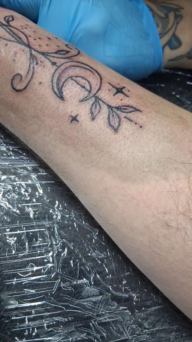 EBKxBUCK tweet media