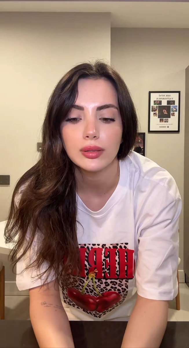 Sblbzdgan's tweet image. Çok güzelsin çokk❤️🍒🧿 #elsed