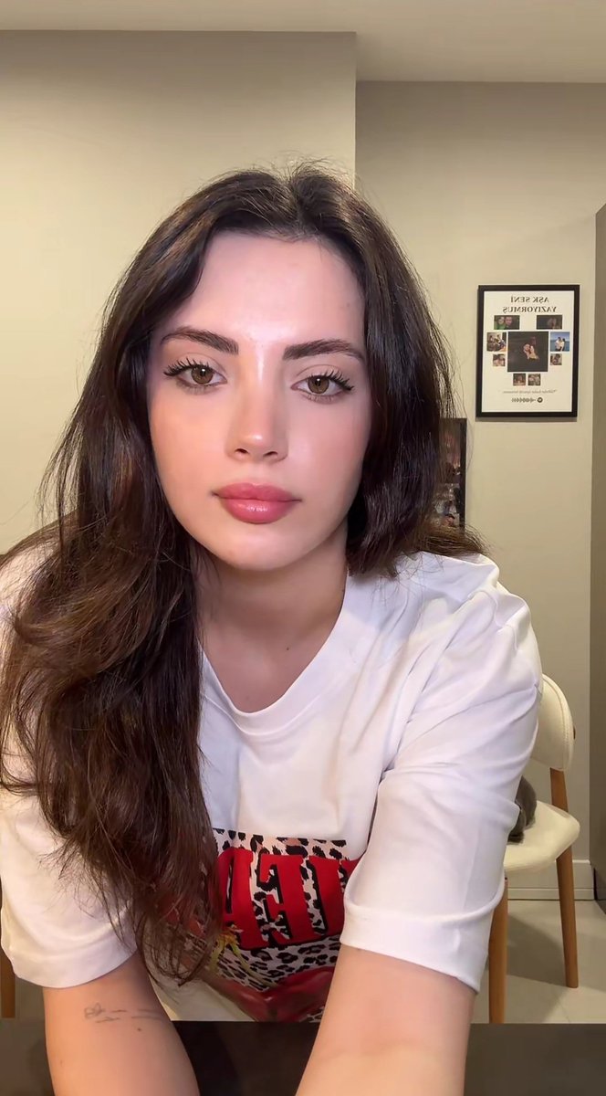 Sblbzdgan's tweet image. Çok güzelsin çokk❤️🍒🧿 #elsed