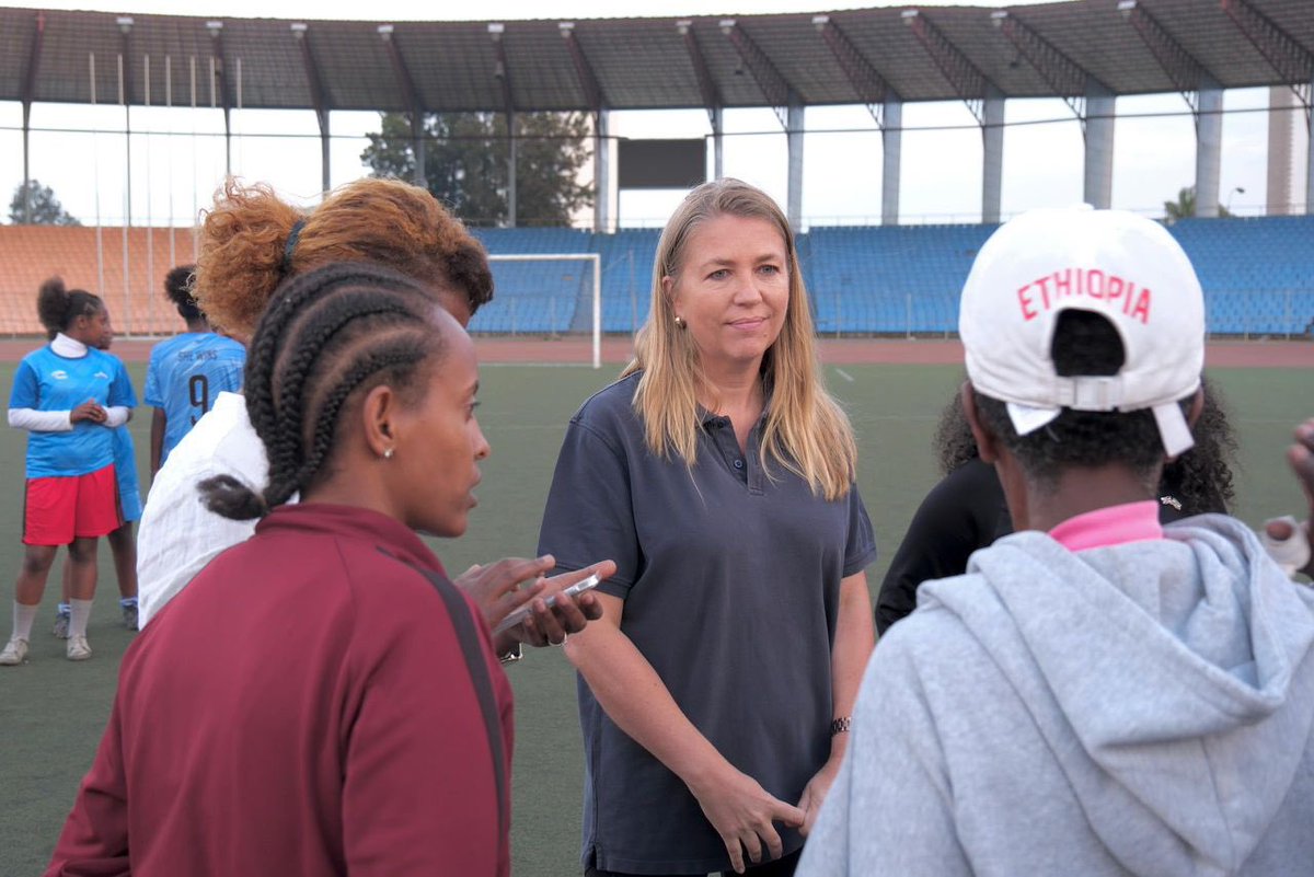 Amanda McLoughlin tweet media