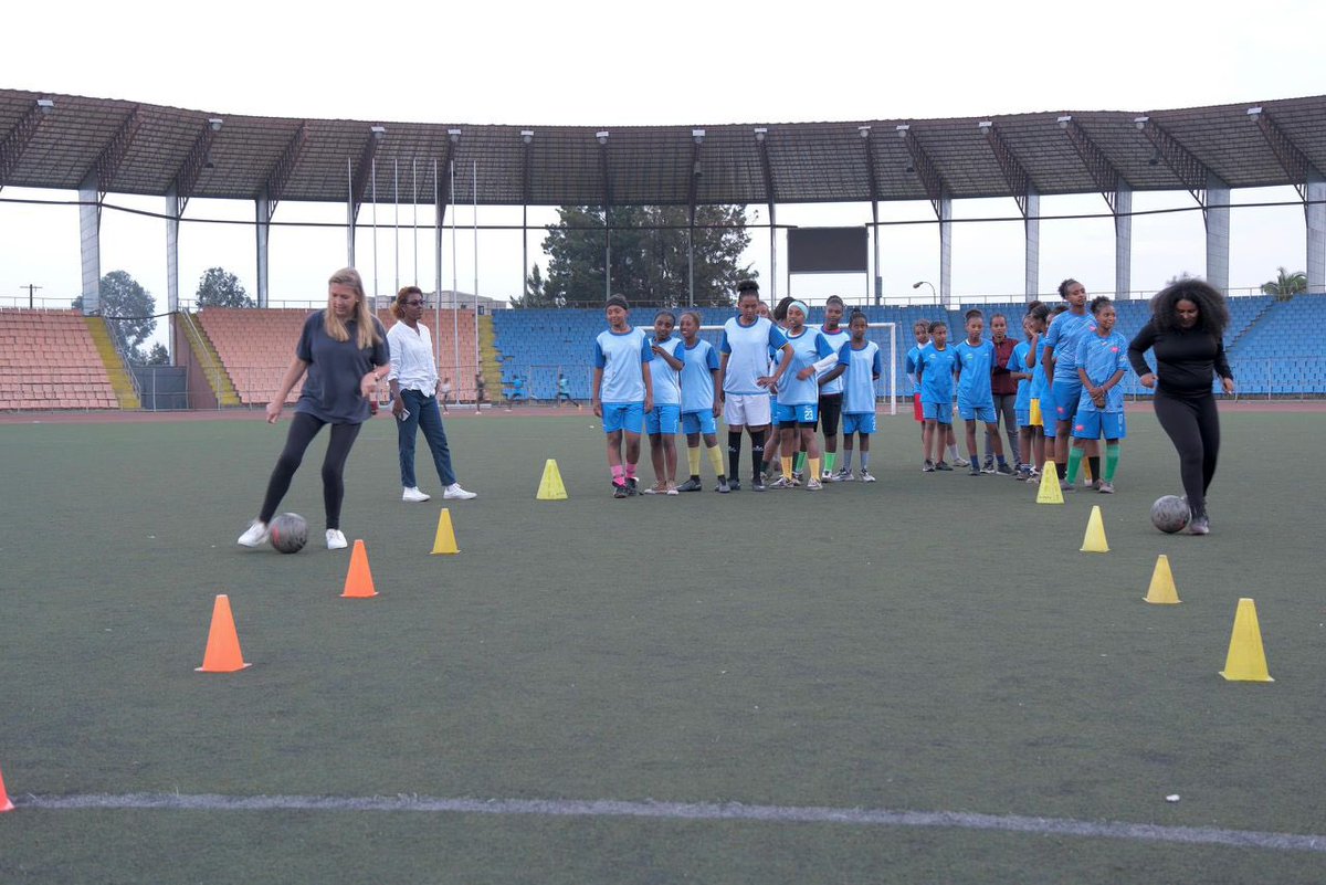 Amanda McLoughlin tweet media