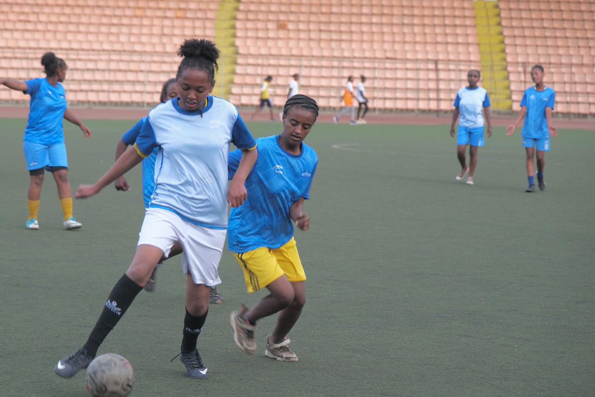 Amanda McLoughlin tweet media